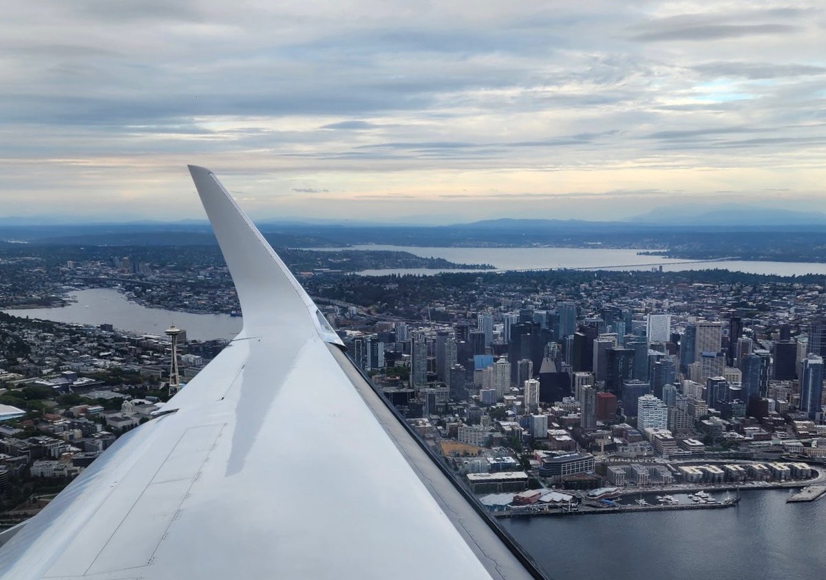 API_Winglets's tweet image. Winglets always make the shot. Can anyone guess the city skyline in the background?

#ThinkWinglets #bizav
