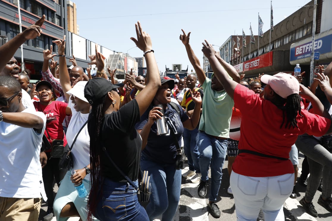 TheMercurySA's tweet photo. COSATU members marched in Durban today for the International Day for Decent Work, advocating for better working conditions. 
#COSATU #Durban #InternationalDayForDecentWork
Picture: Doctor Ngcobo/Independent Newspapers https://t.co/xxBIj0QYJS