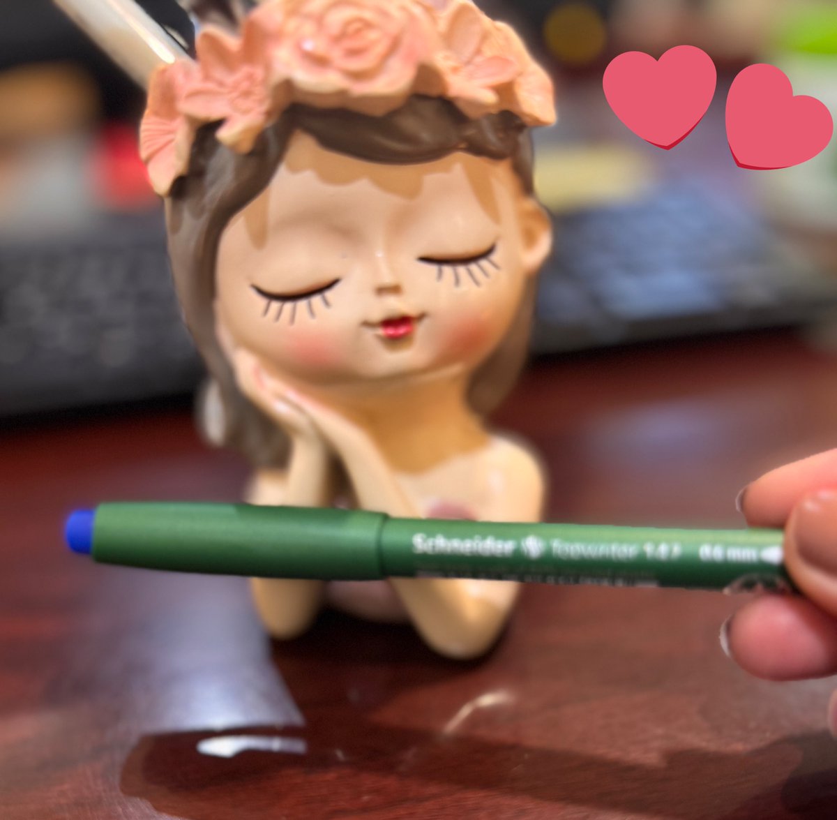 مثل قلمي اللي احب اوقع فيه 💕💕💕💕