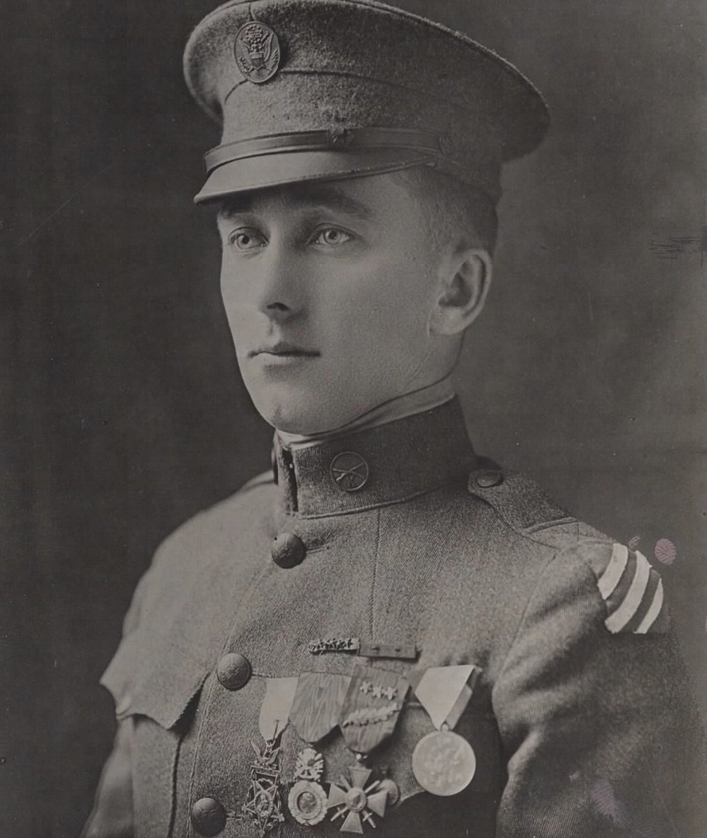 fold3's tweet image. WWI Medal of Honor recipient John L. Barkley single-handedly repaired a captured German machine gun, mounted it in a disabled French tank, and waited. When the German counterattack came, he unleashed a barrage of fire, breaking the enemy&apos;s line.f3.social/6yay