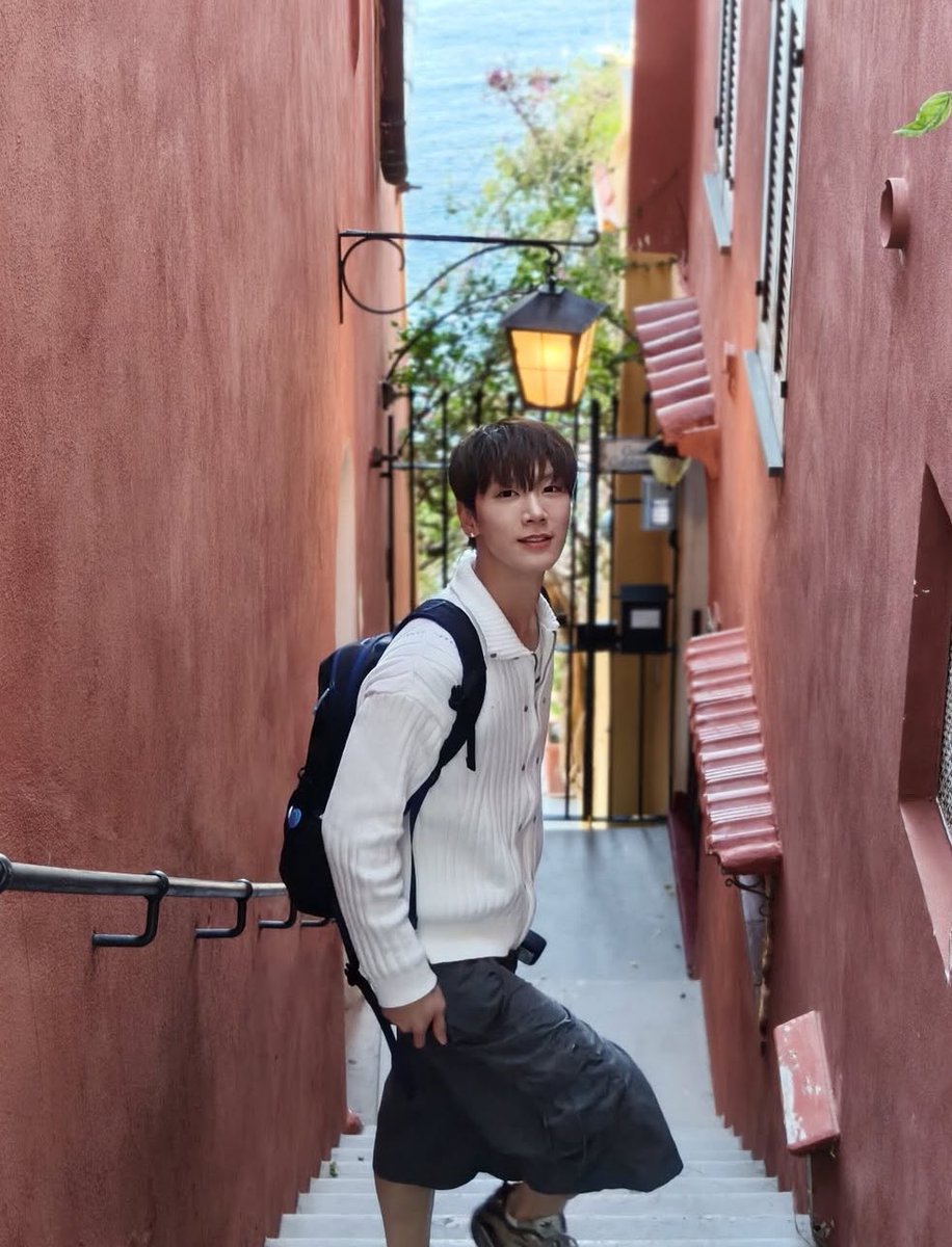 notyourkchi's tweet photo. 1427<3 https://t.co/vyZEi4PGQz