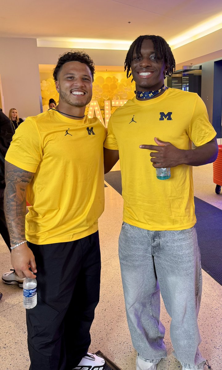 5starsavi's tweet photo. Had a great time in A2 this past weekend. #GoBlue 〽️ https://t.co/t9fP9pUCuB