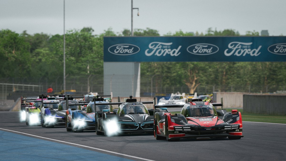 ArlEsports's tweet photo. Doesn't get much better than Le Mans for Endurance racing... 🇫🇷 🙌 

Shots from Round 4 of ARL Endurance 🏁

https://t.co/JxNBcWoyIn https://t.co/VpX7QdAG7T