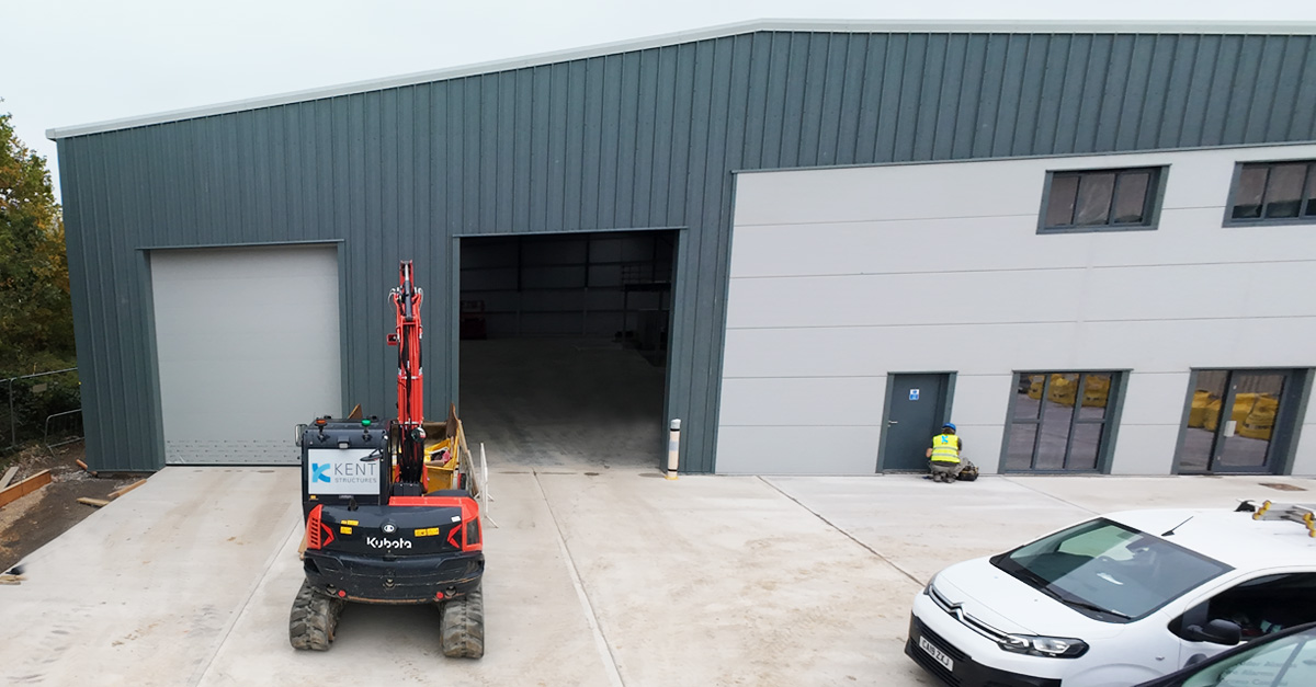 KentStructures's tweet image. Solid progress at our Opak site in #Ashford! Roof and external cladding works complete. Drainage and hard standing all done. Interior also taking shape. Thank you to everyone involved on this project - you are doing an amazing job. #siteworks #construction #commercial  #Kent