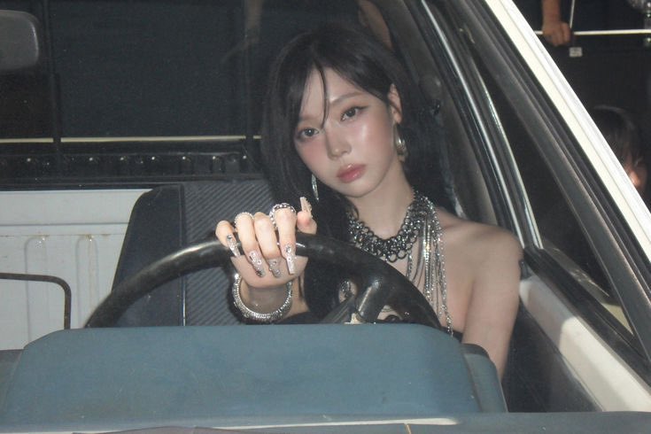 Minjoang's tweet photo. Want a ride? https://t.co/vSz8VgPQ4D