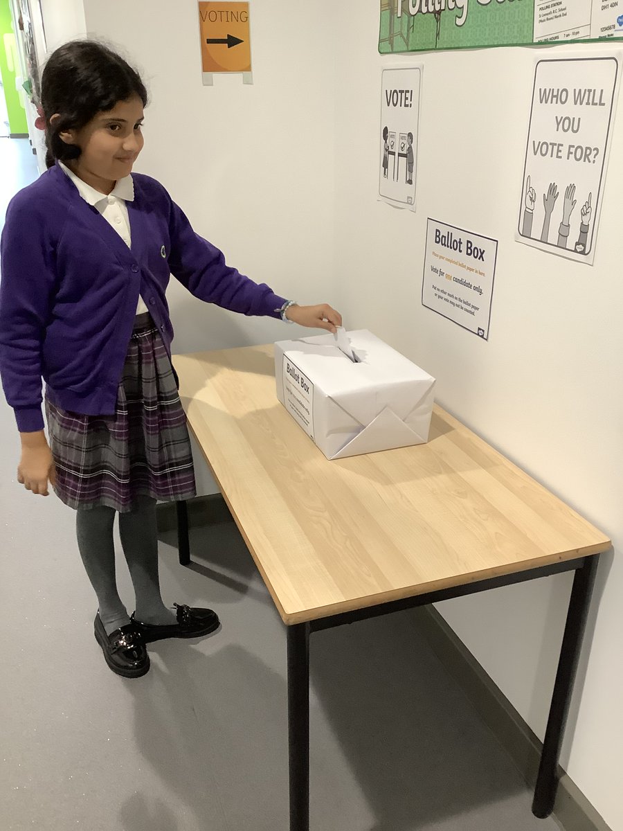 olive__preston's tweet photo. It has been busy at our polling stations! #PupilLeadership #VoteForMe #BritishValues #SchoolCouncil #Democracy #Service #Teamwork #Ambition #Respect #STARValues #WeAreSTAR https://t.co/DSDQPlWlIs