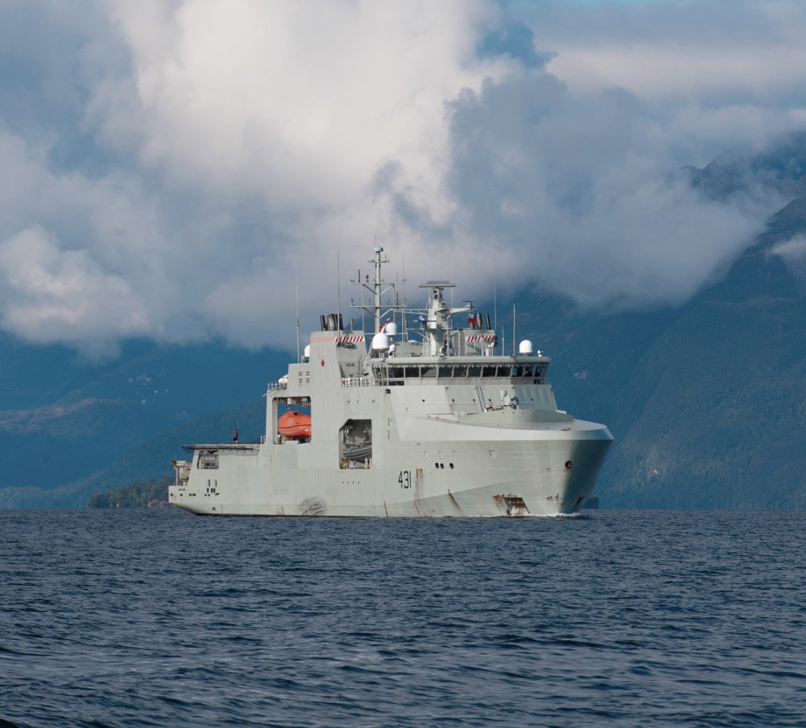 edc_magazine's tweet image. HMCS MARGARET BROOKE transits through Chilean Patagonia during Operation PROJECTION.

Photo by: Corporal Connor Bennett, #CanadianArmedForces Photo.