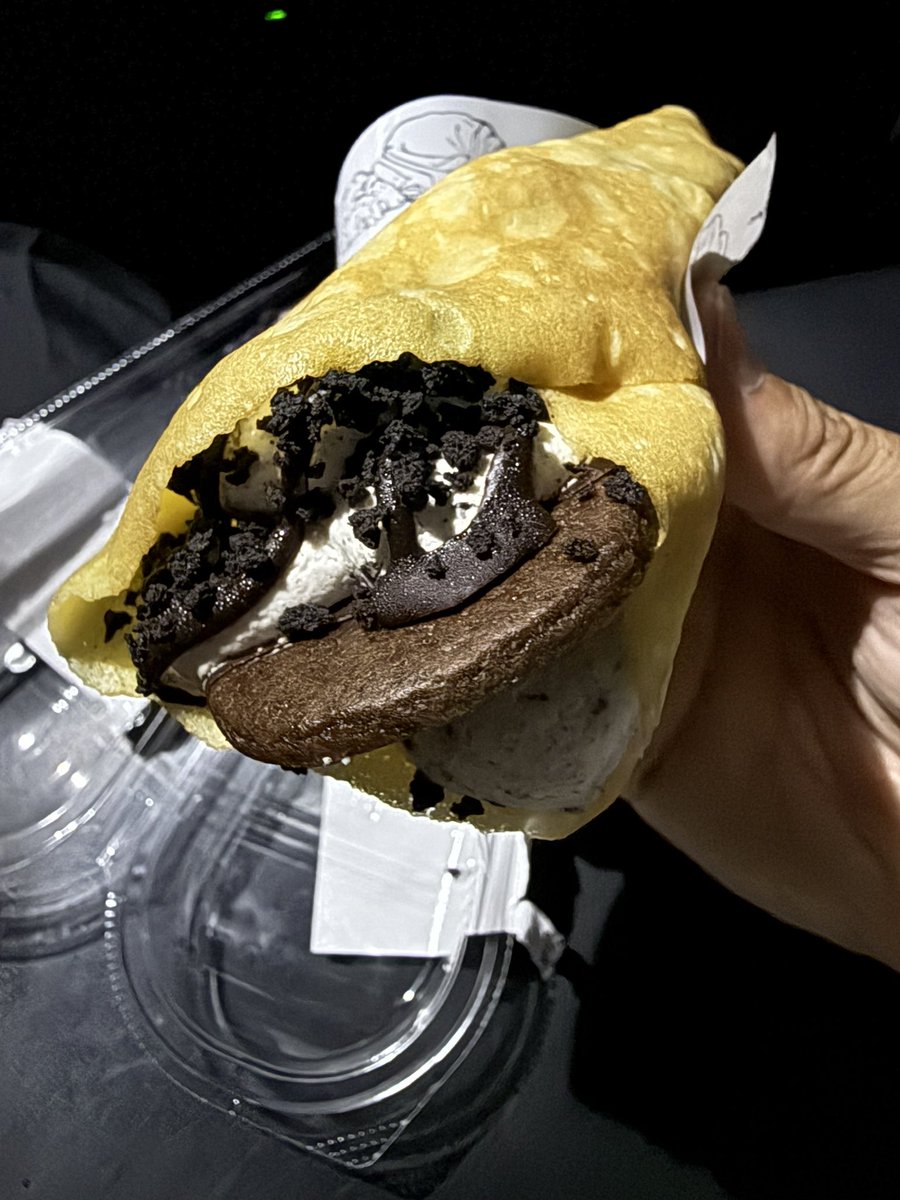 ca20002008's tweet image. #W乗り甘味部

カスタードホイップクロワッサン

クッキー&amp;amp;チョコクレープ

ミルクレープ

上村屋の山鹿羊羹🤤