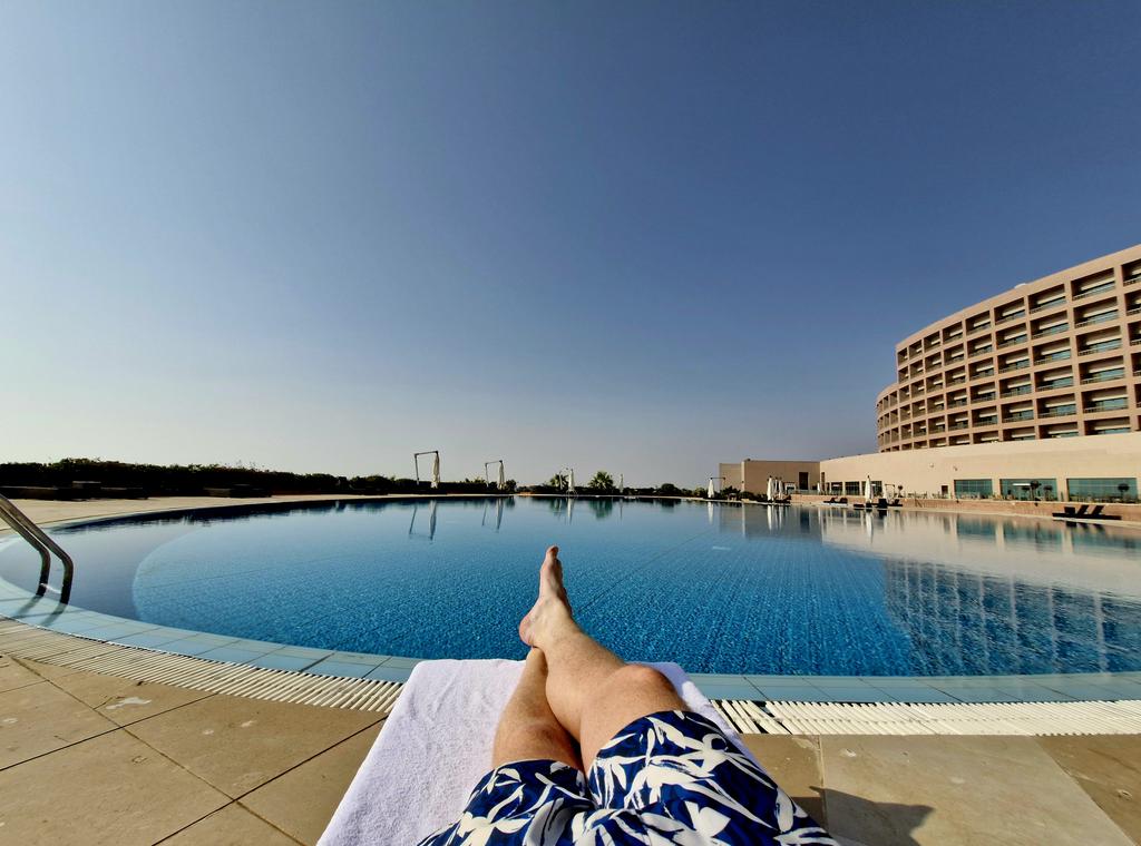 Something tells me that this part of the world, despite the 35°c temps and Gucci amenities, doesn't do bronzie 🤔🤷🏼‍♂️