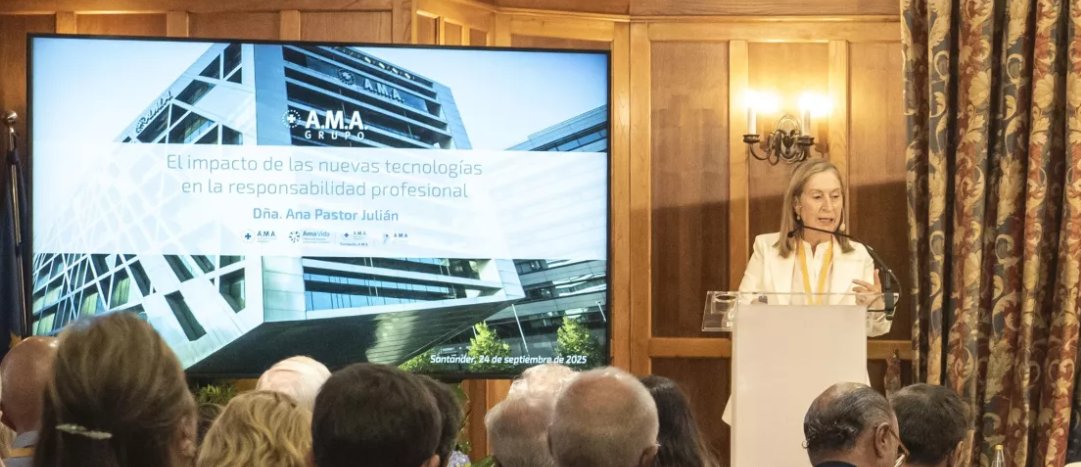 SEDISA_NET's tweet image. 🗣@anapastorjulian de @amaseguroses : «La #IA debe aplicarse con confianza y seguridad para médicos y pacientes».
🔗shorturl.at/oIa7m #GestiónSanitaria