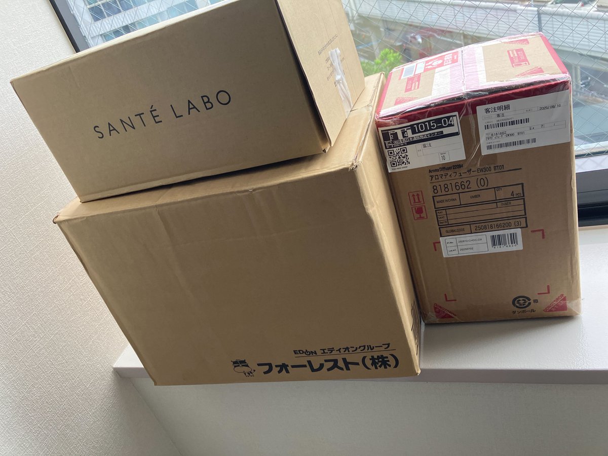 SC_VisualDiv's tweet image. 六本木の新しいスタジオ、
機材や備品を続々搬入しております。

設置等は随時進行中です！