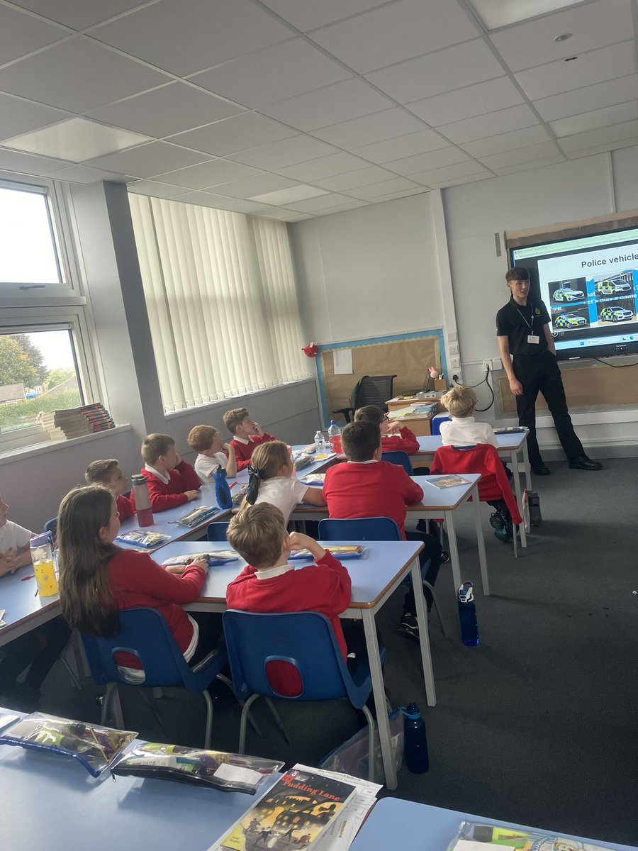 This afternoon Harry and Amy visited #sherburnPS to deliver week one of the Mini police project. The students loved learning about the vehicles and can’t wait for next week. 

<a href="/DAAC_999/">DAAC</a> <a href="/pccchallenge/">Durham Police and Crime Commissioner’s Challenge</a> <a href="/PccJoyAllen/">PCC Joy Allen</a> <a href="/DurhamPolice/">Durham Constabulary</a>