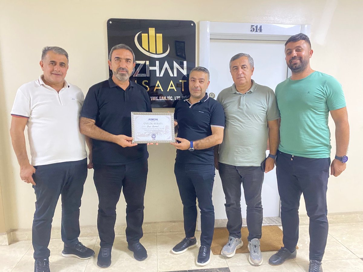 askonbatman's tweet photo. Yönetim kurulumuz,Üye ilişkileri kapsamında üyemiz Özhan inşaatın sahibi Ömer Özhan’a ziyarette bulundu. https://t.co/FKA0lANfxW