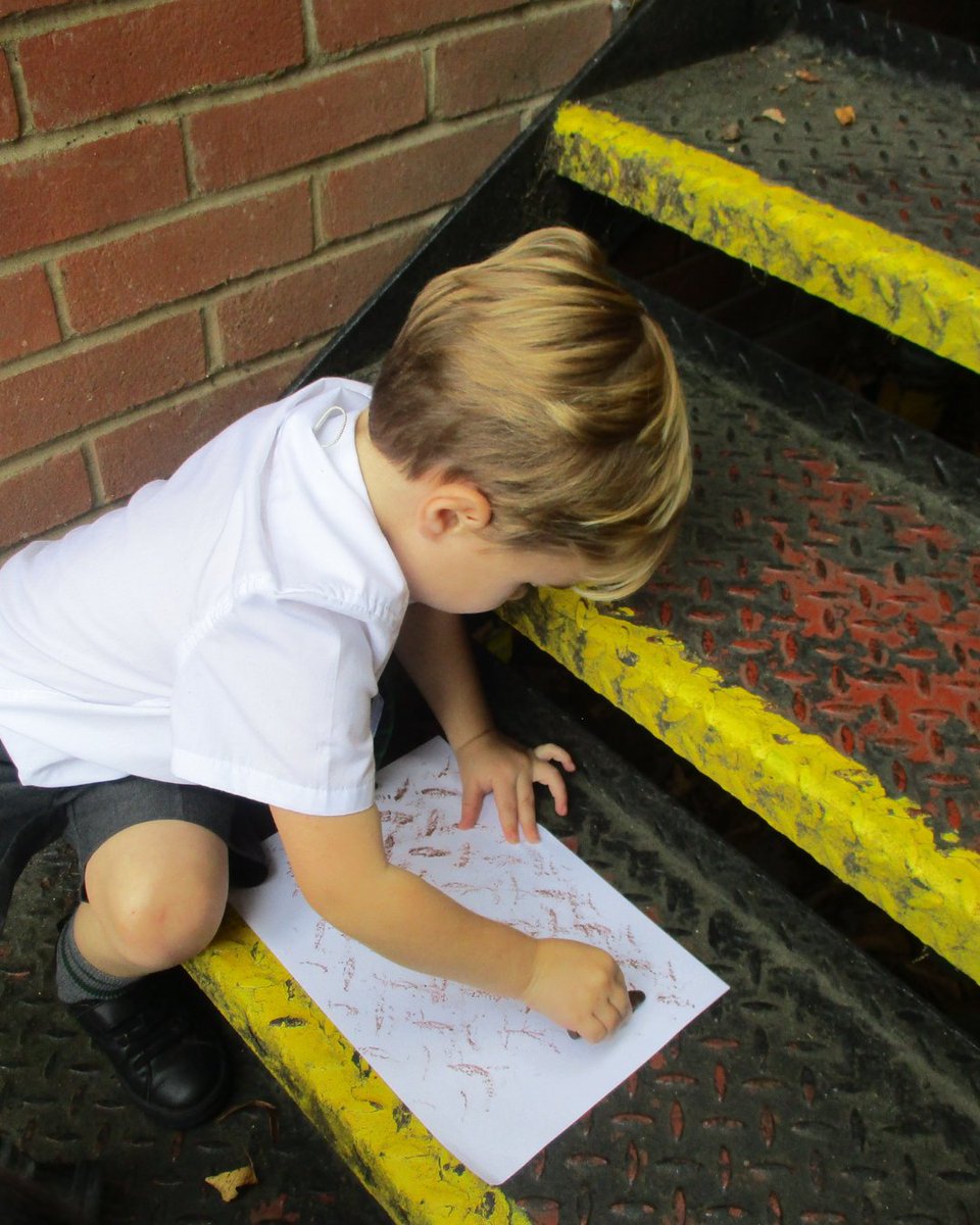 OaklandsSch's tweet image. The Owls had great fun taking their mark making outdoors last week. They experimented with texture rubbings from parts of the school building such as the brick wall and the metal steps on the fire escape.

ow.ly/rBuI50X7JxT

#OaklandsSchool #Loughton #OakTreeSchools