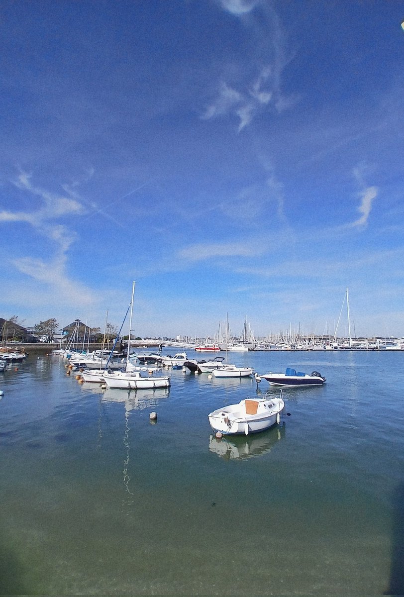 valerie7456's tweet photo. Le petit port de Kernevel et sa villa Margaret ⛵️☀️🛟
#Bretagne https://t.co/MUi47YGdfY