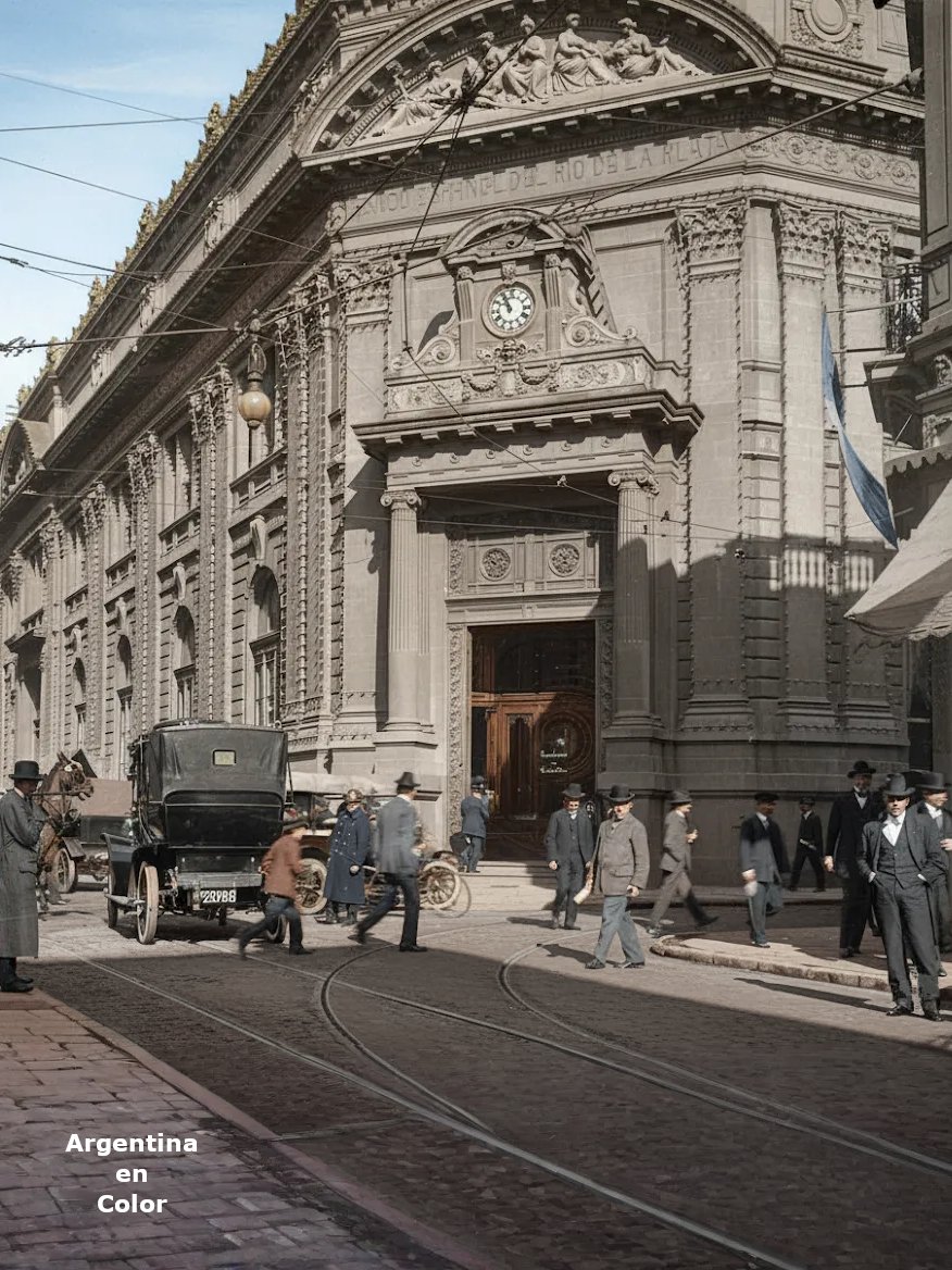 Argentinaacolor's tweet image. 📷 Sede del Banco Español del Rio de la Plata, Reconquista y Cangallo (hoy Perón). Foto c. 1915.
🎨