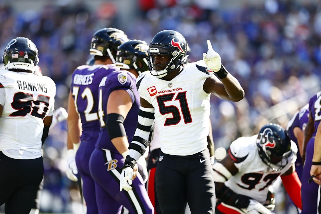 TexansCommenter's tweet image. The Texans defense is separating itself 🔒

They’re allowing just 12.2 PPG —
next best is Denver at 16.8.

And look at how much they’ve held offenses below their usual output:
🔹Rams: 27.3 → 14
🔹Bucs: 28.8 → 20
🔹Jaguars: 27.5 → 17
🔹Titans: 18.3 → 0
🔹Ravens: 32.8 → 10 (no…
