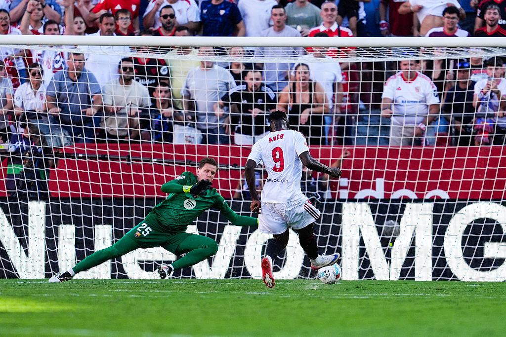 SevillaFC_ENG's tweet image. 🚬🚬🚬🚬

#SevillaBarça