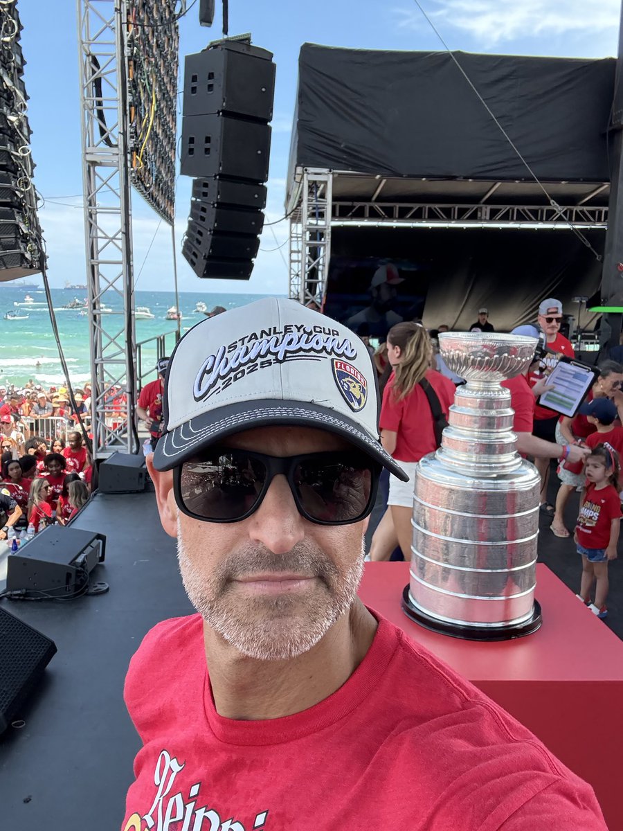 goldieonice's tweet image. We are back!! Opening Night…
Special 1 hour TV pregame show @ScrippsSports at 4pm 📺 LIVE.

@FlaPanthers host Chicago 5pm, another banner to the rafters. 

National TV broadcast only @espnbob on call tonight. 
Our 1st full Scripps game broadcast is Thursday vs Philly