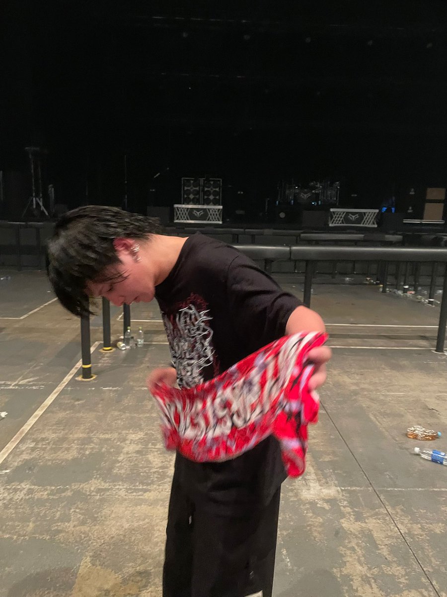 一曲目、弦がキッちゃんしてたけどもう一回やってくれるの最高すぎたし、盛り上がりまくった。ほんとに最高でした

 #マイファス豊洲