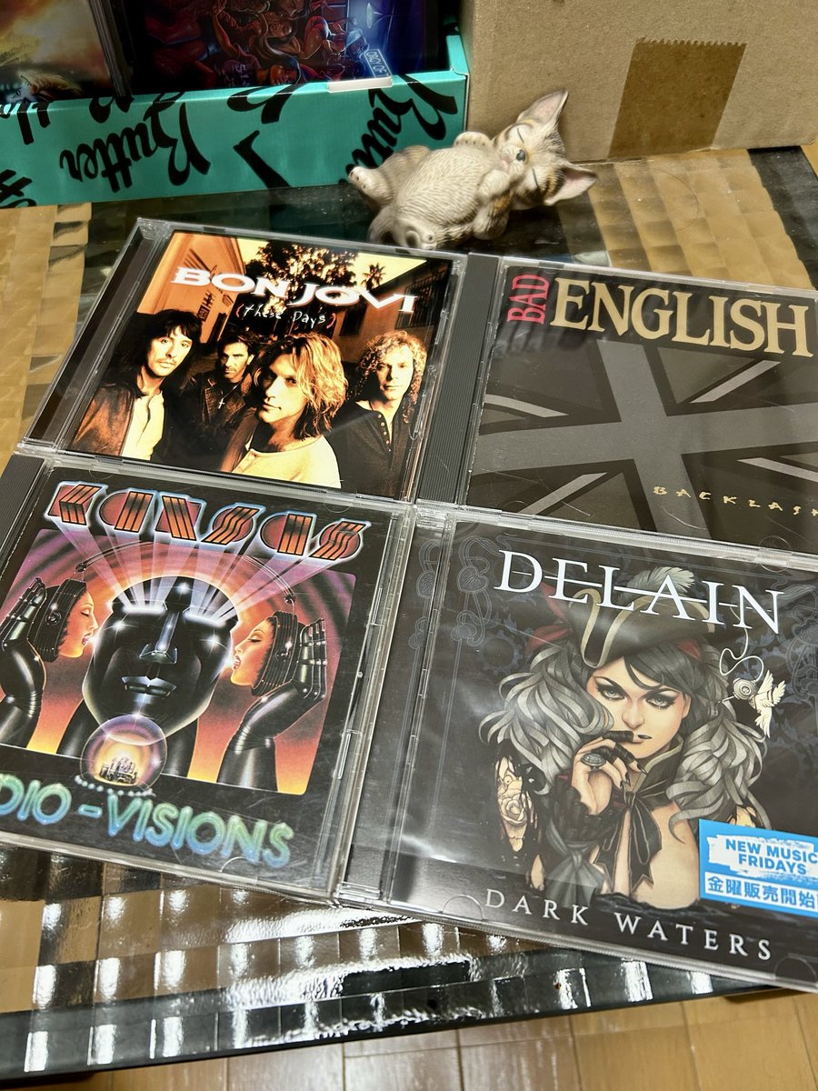 DreamCh24621504's tweet photo. Hi, guys.
How was your days?
I listened to these CDs on October 7th, 2025.
These Days / Bon Jovi🇺🇸
#TicoTorres
Backlash / 🇬🇧Bad English🇺🇸
#RickyPhillips
Audio-Visions / Kansas🇺🇸
#DaveHope
Dark Waters / Delain🇳🇱
#SanderZoer
Good night, friends.
See you tomorrow.
ヽ(・∀・) https://t.co/leql2UZhPL