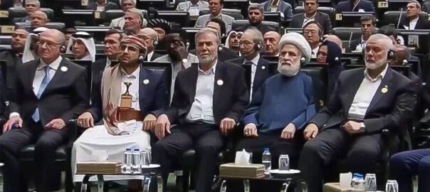 Marco Rubio é escalado por Donald Trump para iniciar as tratativas sobre o tarifaço ao Brasil.   
Do lado de cá, Lula escalou Geraldo Alckmin para as negociações.
<a href="/SecRubio/">Secretary Marco Rubio</a>  esse é o  <a href="/geraldoalckmin/">Geraldo Alckmin 🇧🇷</a> !