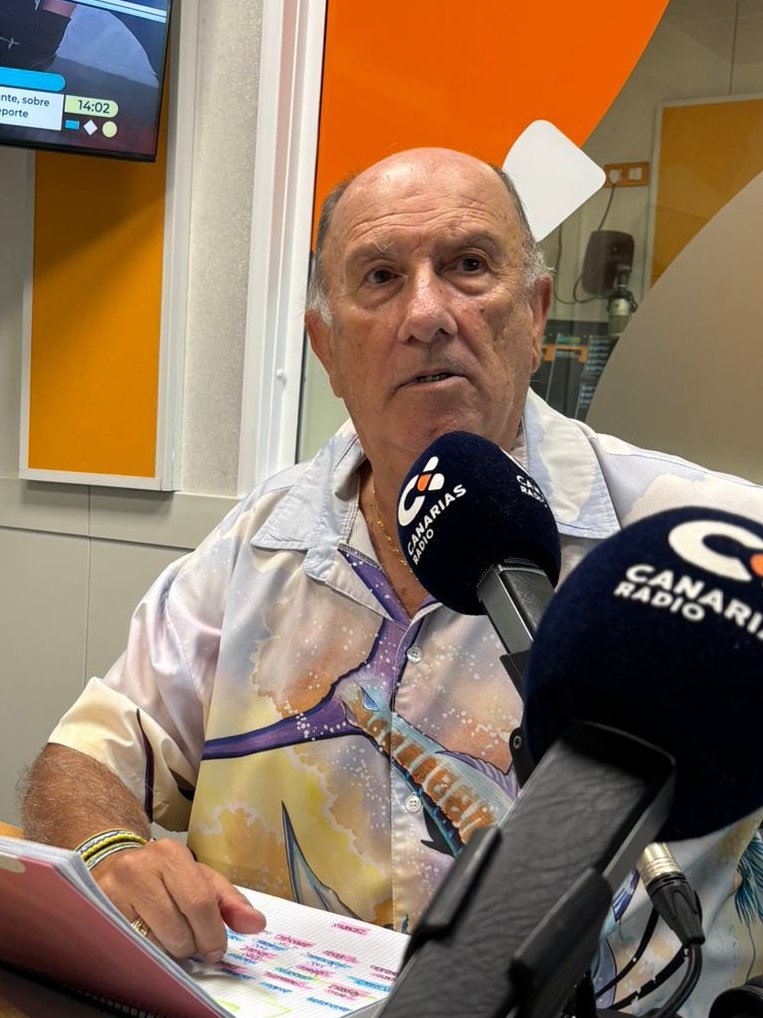 ⚽️#TagororBlanquiazul, hoy con este equipazo: 

🔸<a href="/aradogonzalez/">Rafa Arado</a> 
🔸<a href="/joaquingz1/">Joaquin González</a> 
🔸<a href="/LuisPadilladeF1/">Luis Padilla de Felipe</a> 
🔸<a href="/ALFREDODELCAST1/">Alfredo del Castillo</a> 

📻#ElDeportivo <a href="/laradiocanaria/">La Radio Canaria</a>
📡 rtvc.es/la-radio-canar…