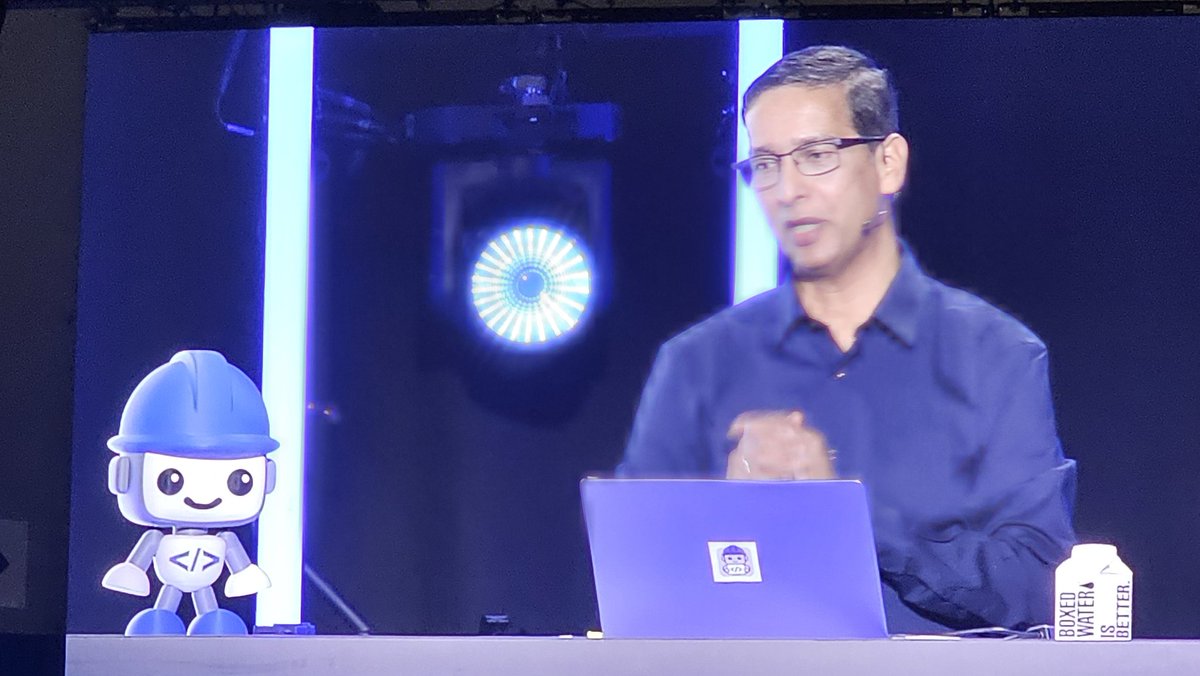 TekStrategist's tweet image. @IBM introduces #ProjectBob. An AI software developer environment that is already being used within IBM. It includes an impressive literate coding mode. #TechXchange