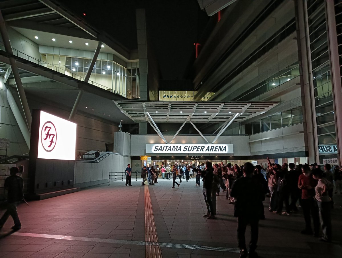 enhm_rs's tweet photo. Foo fightersはロックの王者！ https://t.co/zZcRxtQbOk