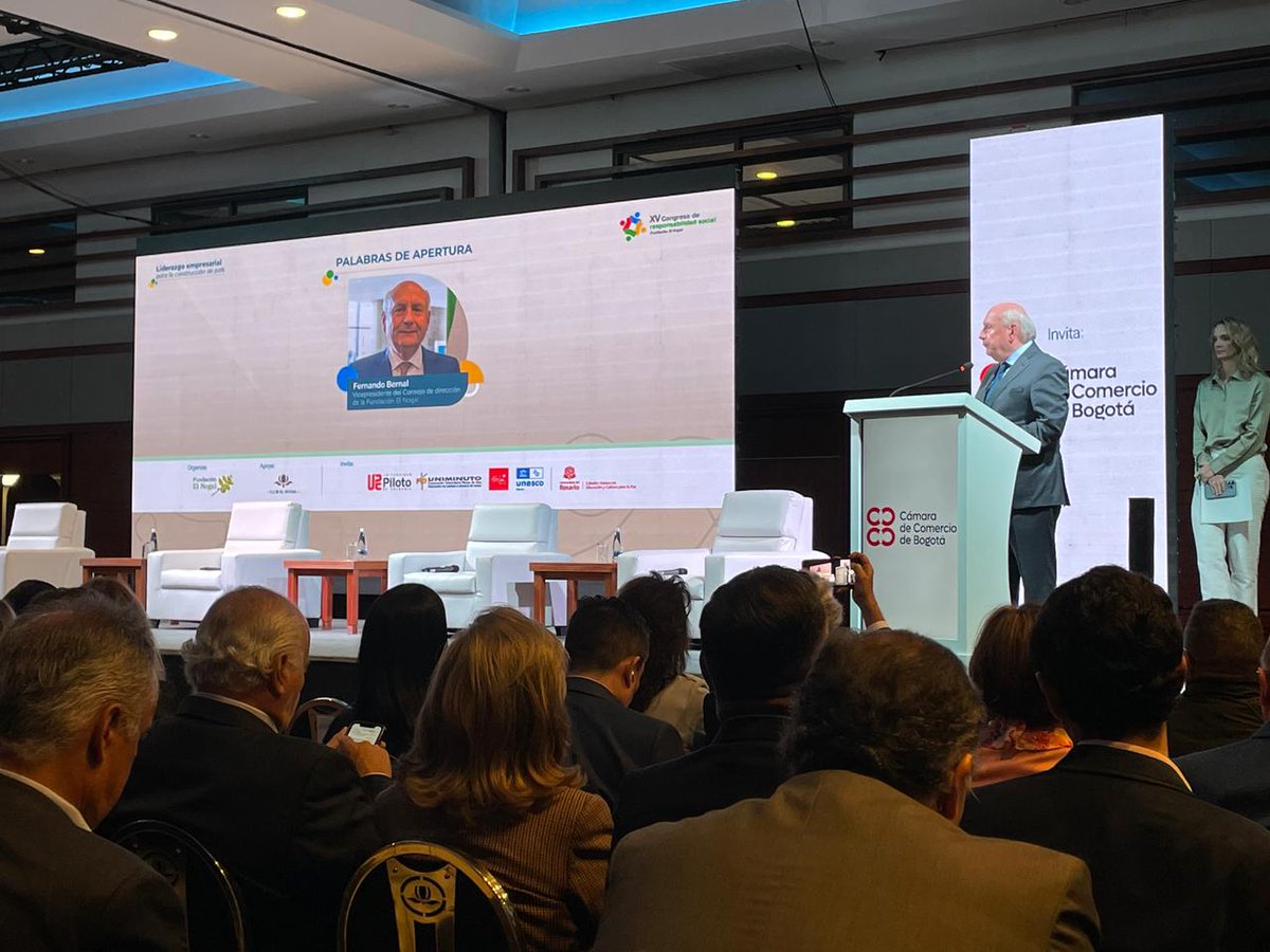 FunElNogal's tweet image. Durante el #XVCongresoFEN 🌿, Fernando Bernal resaltó el valor del liderazgo empresarial y la colaboración para construir una sociedad más equitativa.

Conéctate en vivo 👉 congresofen.myzonego.com/live/

#XVCongresoResponsabilidadSocial #FundaciónElNogal