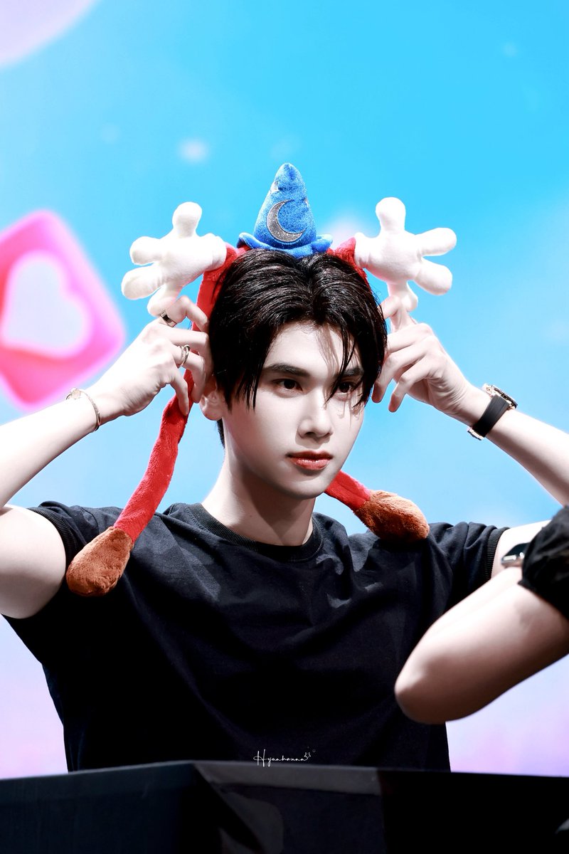 Hyunhannn tweet media