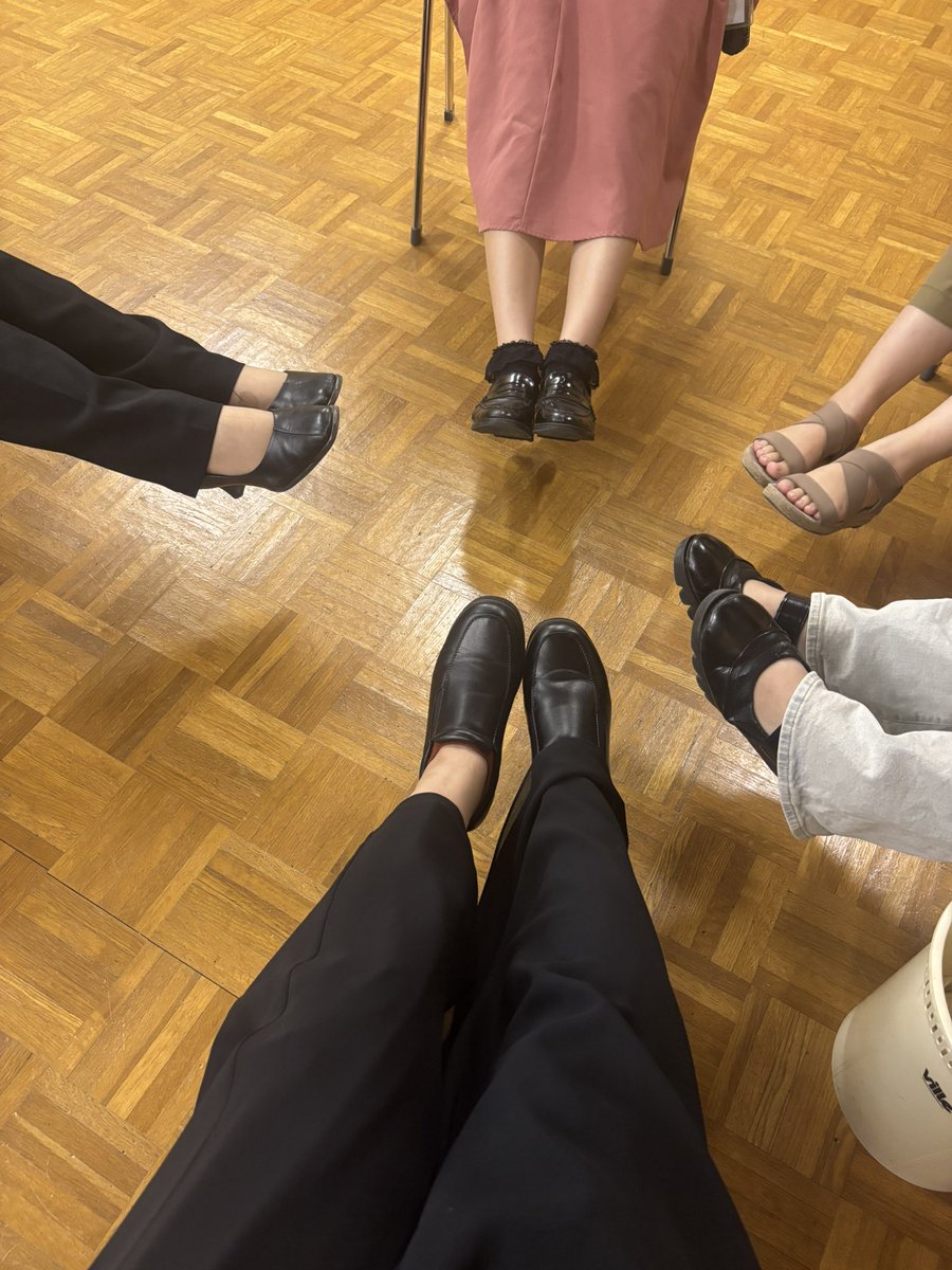 今日のゆるサブは〜？？

次回の本番に向けて話し合ったり、ちょこっと弾いたりしたよ！
お楽しみに〜👊🎹🎻🎤🥁