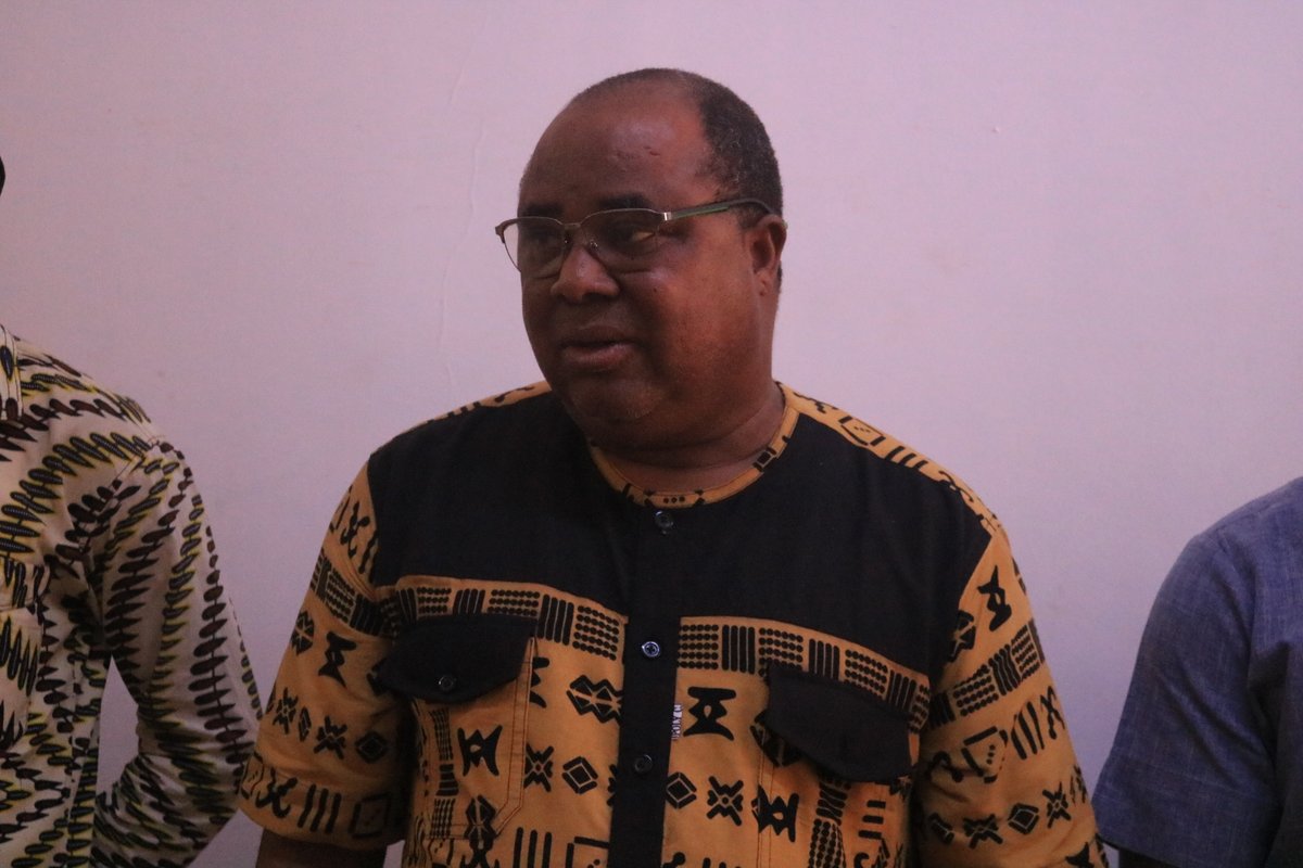 SaveChildrenBF's tweet image. @SaveChildrenBF  remet des kits scolaires au #STESU/#MENAPLN et à la #DGSU/#MESFPT.
Une action qui renforce la résilience du système éducatif et soutient la continuité de l’apprentissage en contexte d’urgence.
#EducationEnCrise #BurkinaFaso #ESU