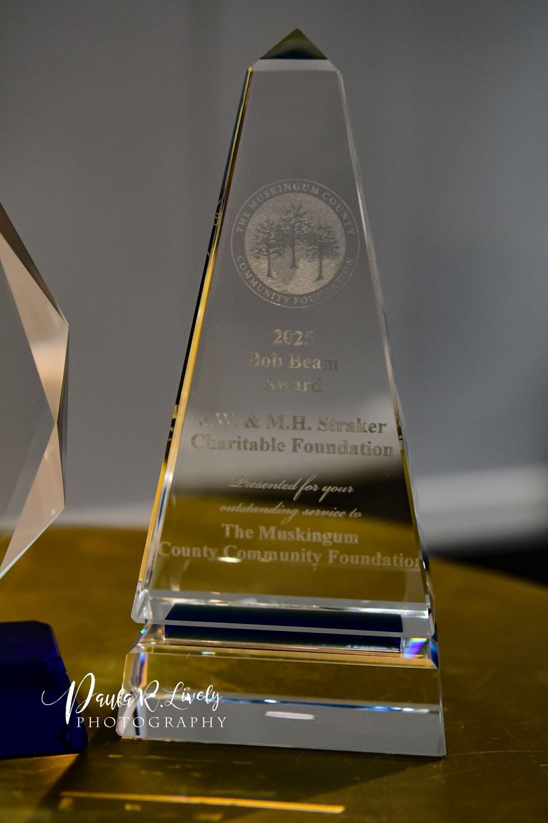 🎊 The Muskingum County Community Foundation recently presented its 2025 community awards, including the Bob Beam honor, awarded to The J.W. &amp; M.H. Straker Charitable Foundation. Congratulations!🎊