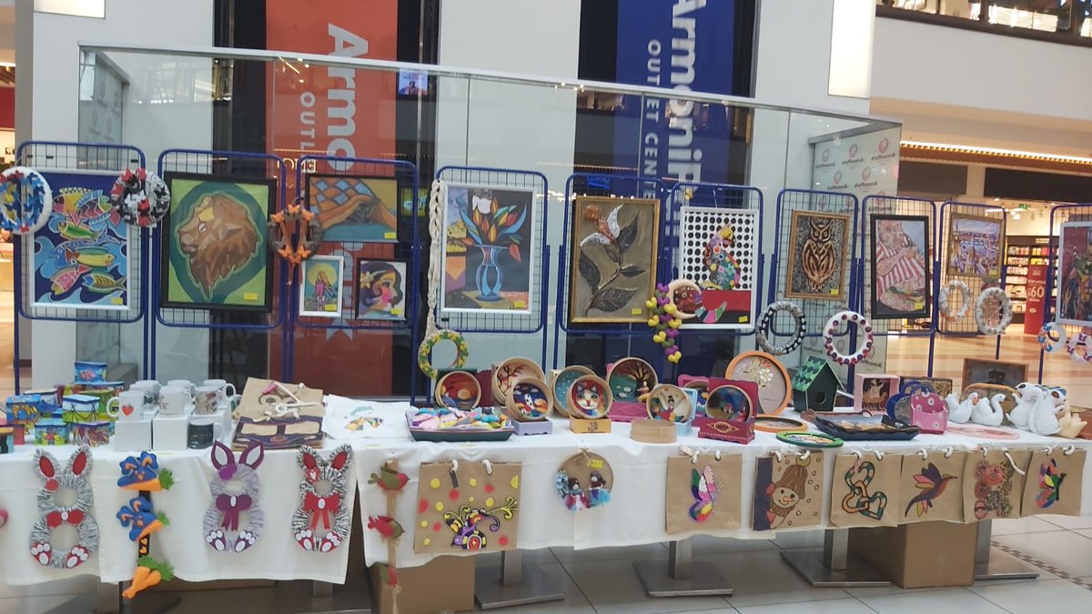 kozmemok's tweet photo. Bugün ArmoniPark AVM’de öğrencilerimizin el emeğiyle hazırladığı eserleri ve kermesimizi ziyaretçilerimizle buluşturduk.
Bu güzel atmosferi birlikte yaşamak, öğrencilerimizin heyecanına ortak olmak için sizleri de bekliyoruz.. https://t.co/1uIJ4j5sdm
