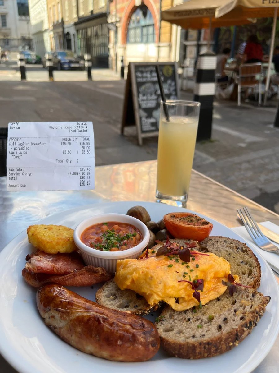 Rodrigo76715910's tweet photo. Victoria House: This is the only place I've ever had good food!! Well worth a visit! The food is delicious, and the service is extremely friendly and welcoming. https://t.co/zOd07oWNJY