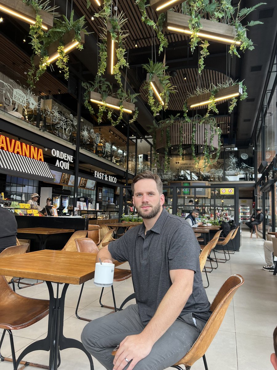 Es verdad que las estaciones de servicio de Paraguay son las mejores en el mundo. Nunca en EEUU vas a entrar en un estación de servicio y sentir que tenías que vestirte mejor para entrar jaja.