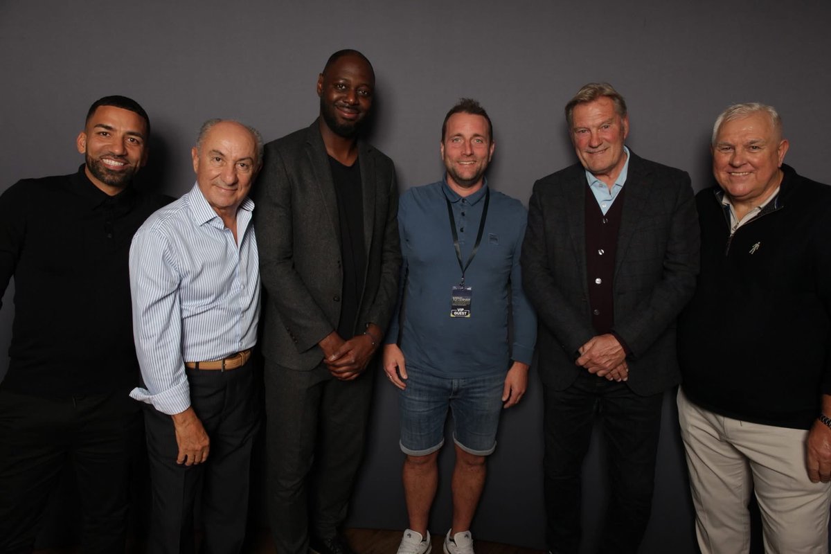 JamesDuke3's tweet image. Quality Monday night with my old man at the Legends night in London #COYS #THFC