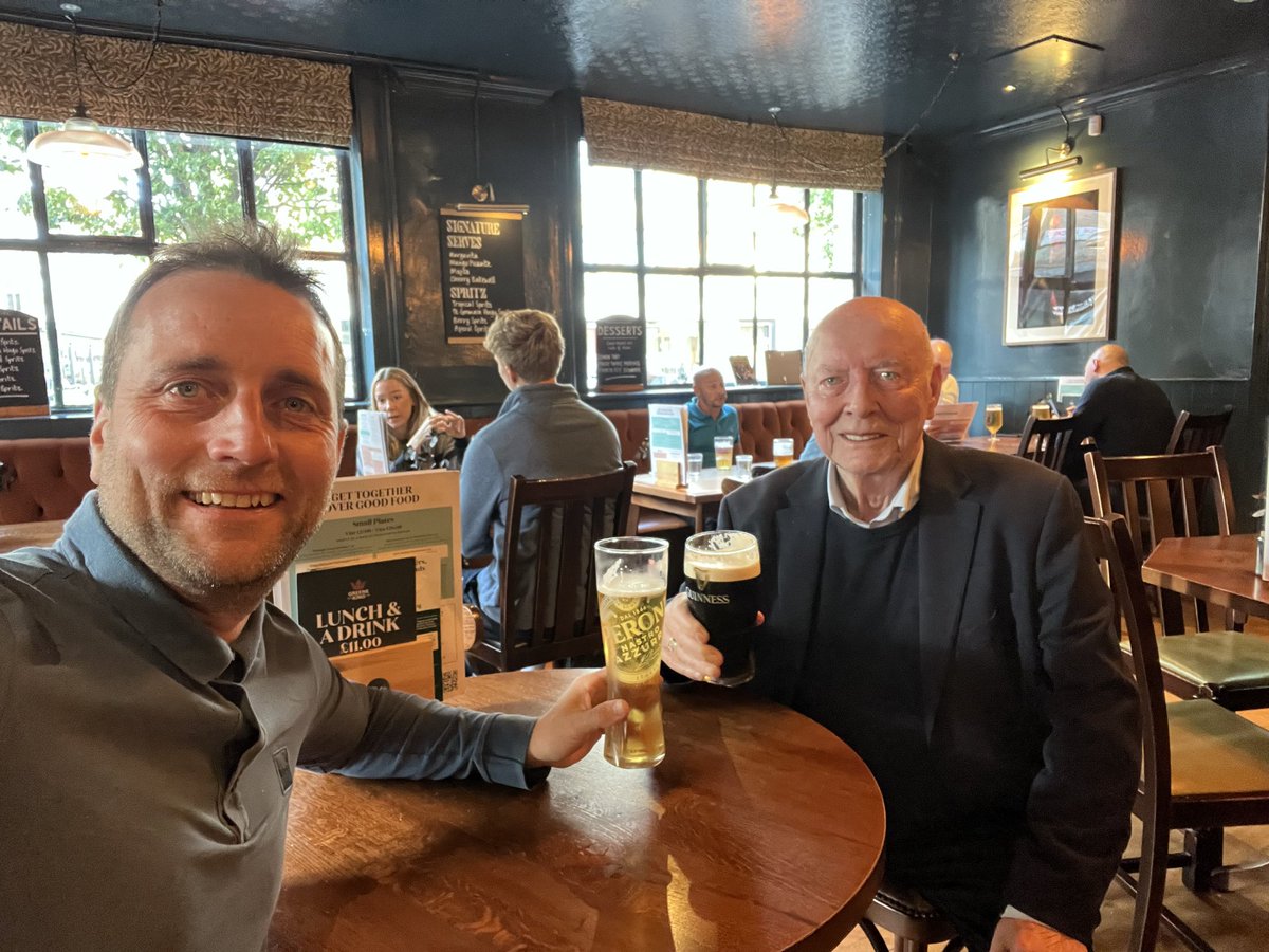 JamesDuke3's tweet image. Quality Monday night with my old man at the Legends night in London #COYS #THFC