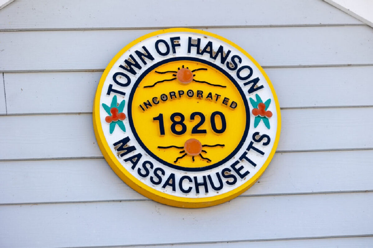 Hanson Wraps Up Special Town Meeting dlvr.it/TNX58Q