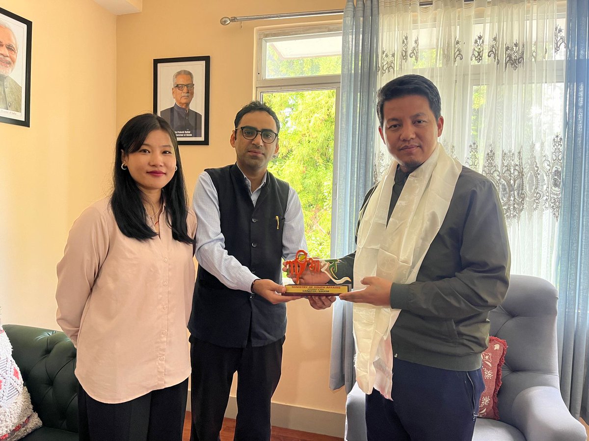 IndraHangSubba1's tweet image. Pleasure meeting the team from MY Bharat, Gangtok (Ministry of Youth Affairs &amp;amp; Sports, GoI) along with Shri Nosang M. Limboo, OSD to my office. Appreciated their efforts in promoting sports &amp;amp; youth engagement through the National Youth Festival – Viksit Bharat Young Leaders…