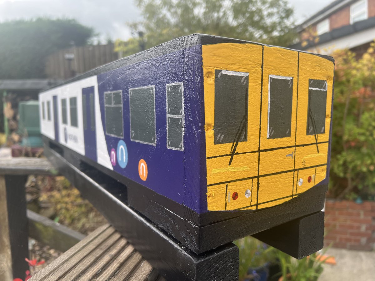 TGFletcher's tweet image. New!

Handmade &amp;amp; Hand Painted

Locomotive / Train Garden Planter

This is my first attempt at the Northern livery 🙈

This is inspired by a #Class319 #Northern #ElectricMultiUnit #EMU

Approx Size 89.5 x 21.5 x 17cm

£60
—

p&amp;amp;p is available but prices vary on weight &amp;amp; postcode