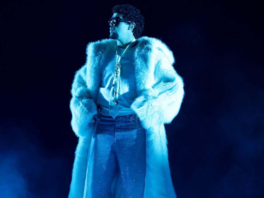 USA: Er singt beim Super Bowl. Und deshalb drehen Trumps Anhänger durch
ift.tt/5ab21n7
#SZ #Politik #GRBsB #Trump #USA

Bad Bunny hat mehr Hörer als der US-Präsident Wähler. Passt doch perfekt zu diesem Football-Event. Nicht für alle, denn Benito Antonio Martínez Ocasi…