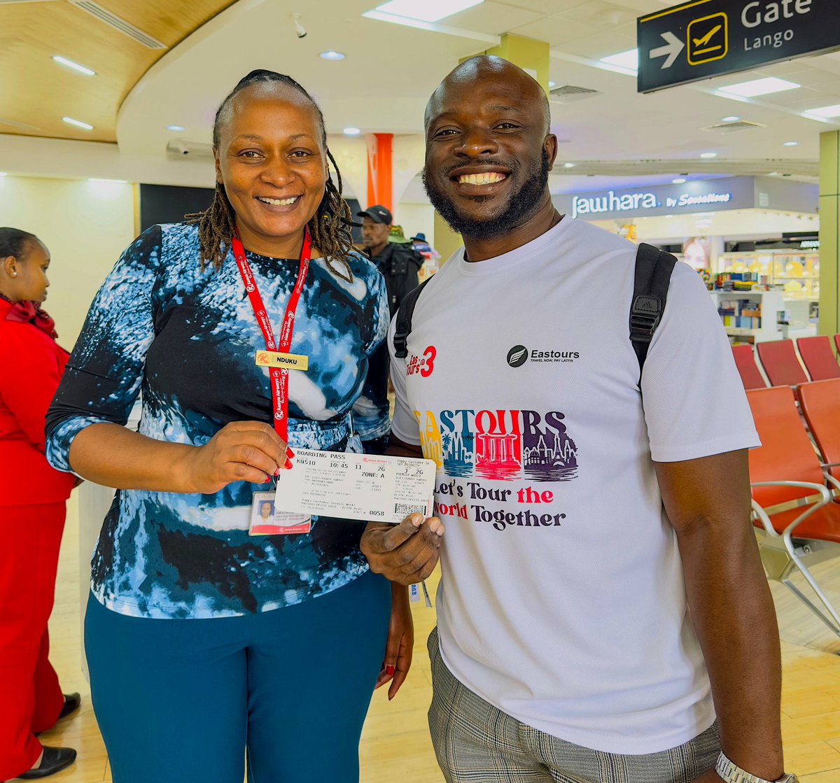 KenyaAirways's tweet image. This Customer Service Week, our teams at airports across our network have been spreading smiles, sharing moments, and celebrating the people who make every journey special; our guests. 

At Kenya Airways, great service begins with genuine connections.

#CSW2025 #ThePrideOfAfrica