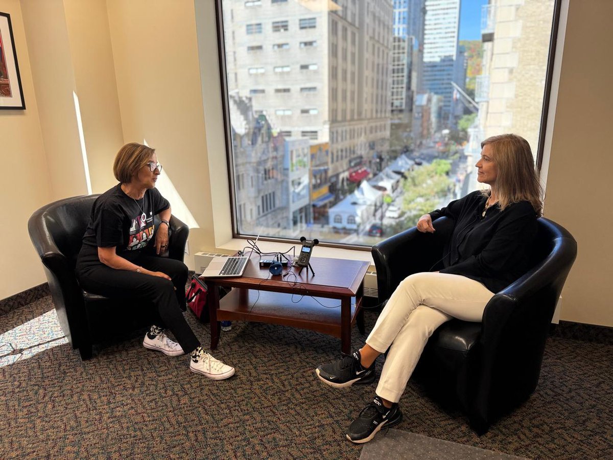 🇺🇾📚 En la sede del Consulado General del Uruguay en Montreal, la escritora uruguaya Alicia Escardó Végh fue entrevistada por Adriana Pacheco, creadora del reconocido proyecto literario Hablemos, Escritoras.

Alicia viajó a Canadá con el apoyo del Fondo para la Promoción y Apoyo