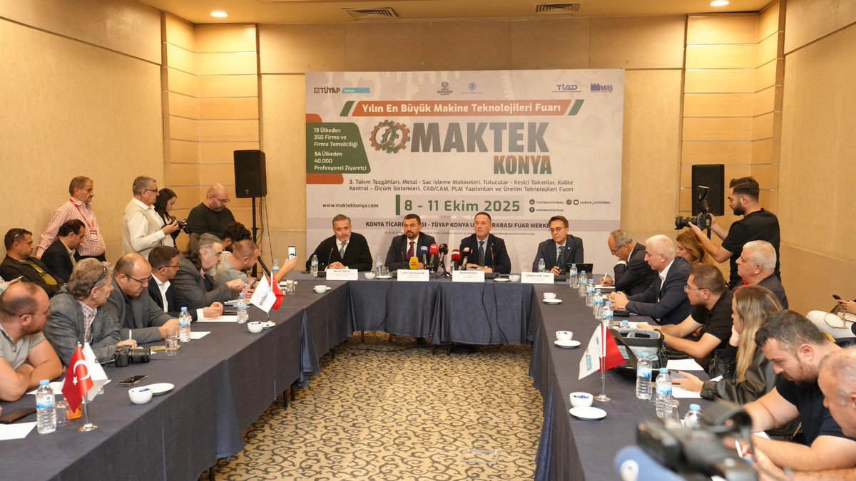 Konya Ticaret Odası Uluslararası Fuar Merkezi’mizde yarın açılacak olan MAKTEK Konya 2025 Fuarı’nın basın toplantısı Yönetim Kurulu Başkan Yardımcımız <a href="/LBsrn/">Lütfi Can BAŞARAN</a> ’ın katılımıyla gerçekleştirildi.

Başaran, fuarın Konya iş dünyasının küresel pazarlara erişim imkânı bulmasında ve