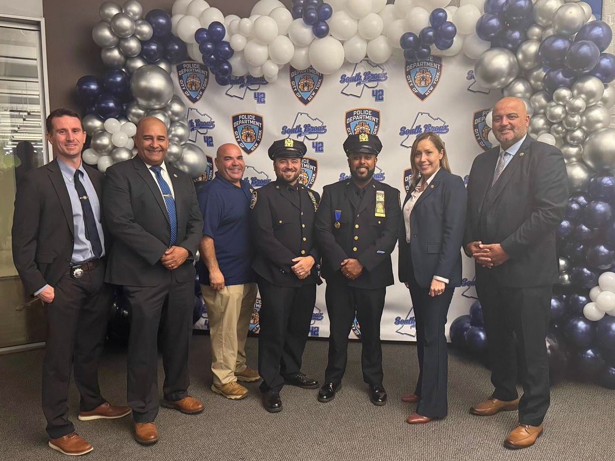 NYCPDDEA's tweet image. How’s this?

DEA Borough Director Tony Casilla, Bronx Trustee Carlos Lozada, Bronx Welfare Officer Christine Reyes, and 42 Squad Delegate Frankie Hernandez  proudly attended the 42nd Precinct’s first-ever Medal Day, recognizing detectives whose outstanding work exemplifies the…