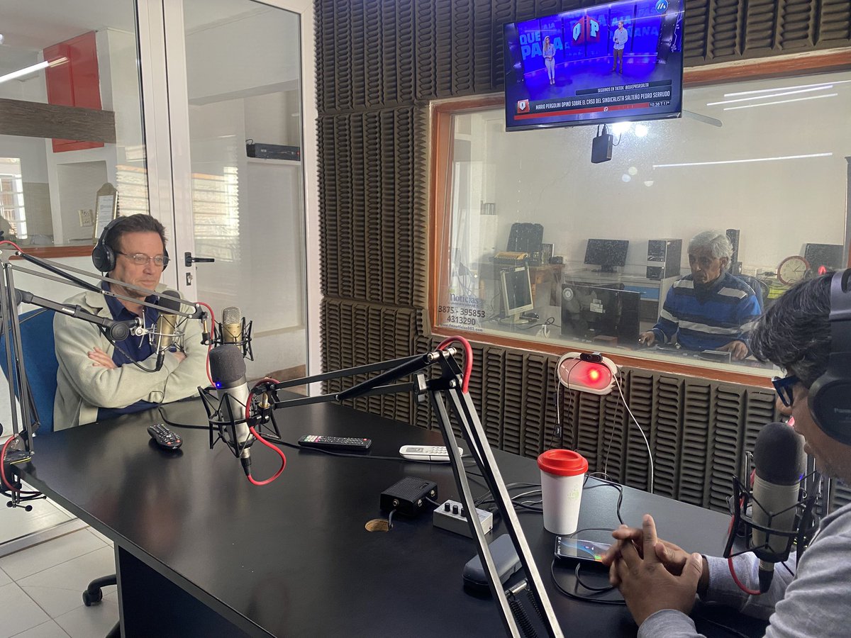 En FM Noticias Salta,Marcelo Ramal acerca de la complicidad de Saenz con el gobierno de Milei. Ahora siente “traicionado” por Milei y ridículamente protesta en puertas del Congreso por plata que NO recibió, cuando sus diputados votaron todas las leyes que el liberticida exigió!