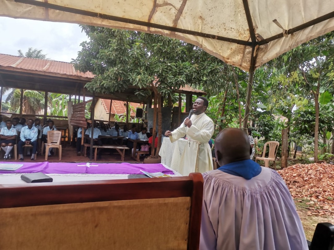 foscoduganda's tweet photo. Last Friday, we joined Johnhill Secondary School to bless S4 &amp; S6 candidates preparing for final exams and to celebrate a year of meaningful collaboration with our Global Learning Exchange interns. https://t.co/PnTeyGHHTe