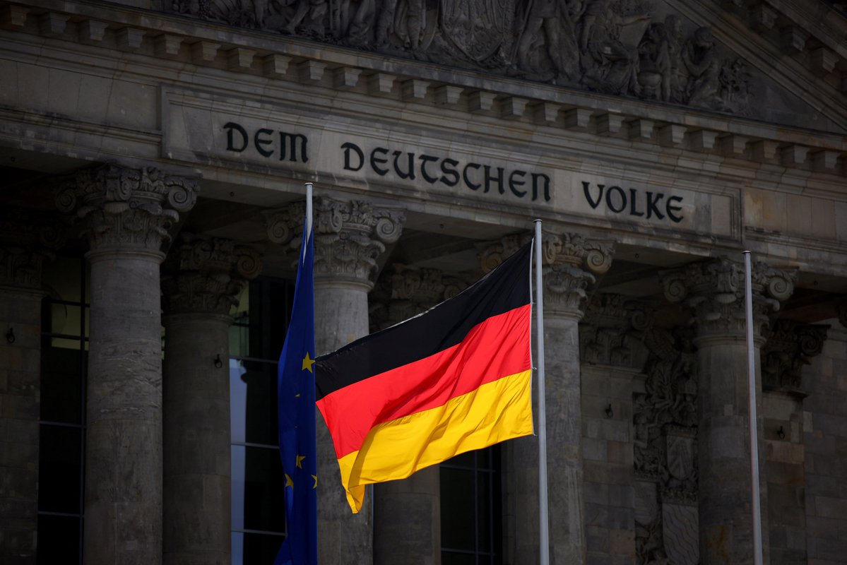 LegitTargets's tweet image. 🚨🇩🇪 BREAKING: GERMANY considers raising retirement age to 73 amid COLLAPSE of pension system &amp;amp; German economy